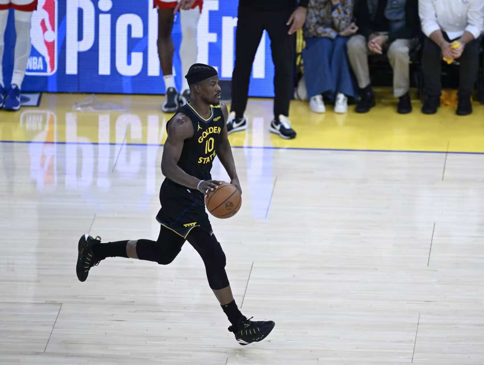 巴特勒陷入低谷，险胜连败，状态爆棚球队命运悬念！