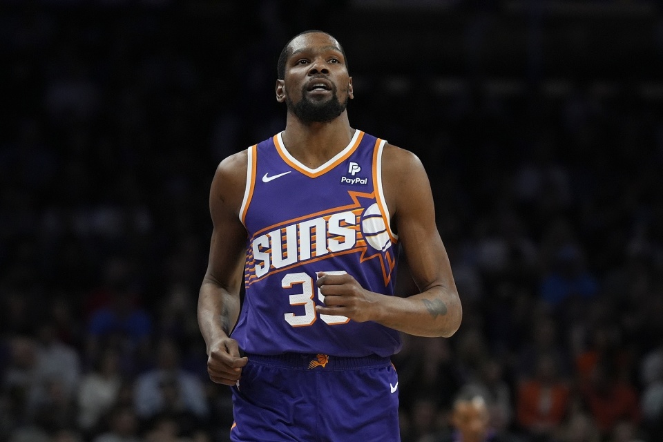 杜兰特惊艳全场，库里助攻爆棚，绝杀战胜逆转取胜！