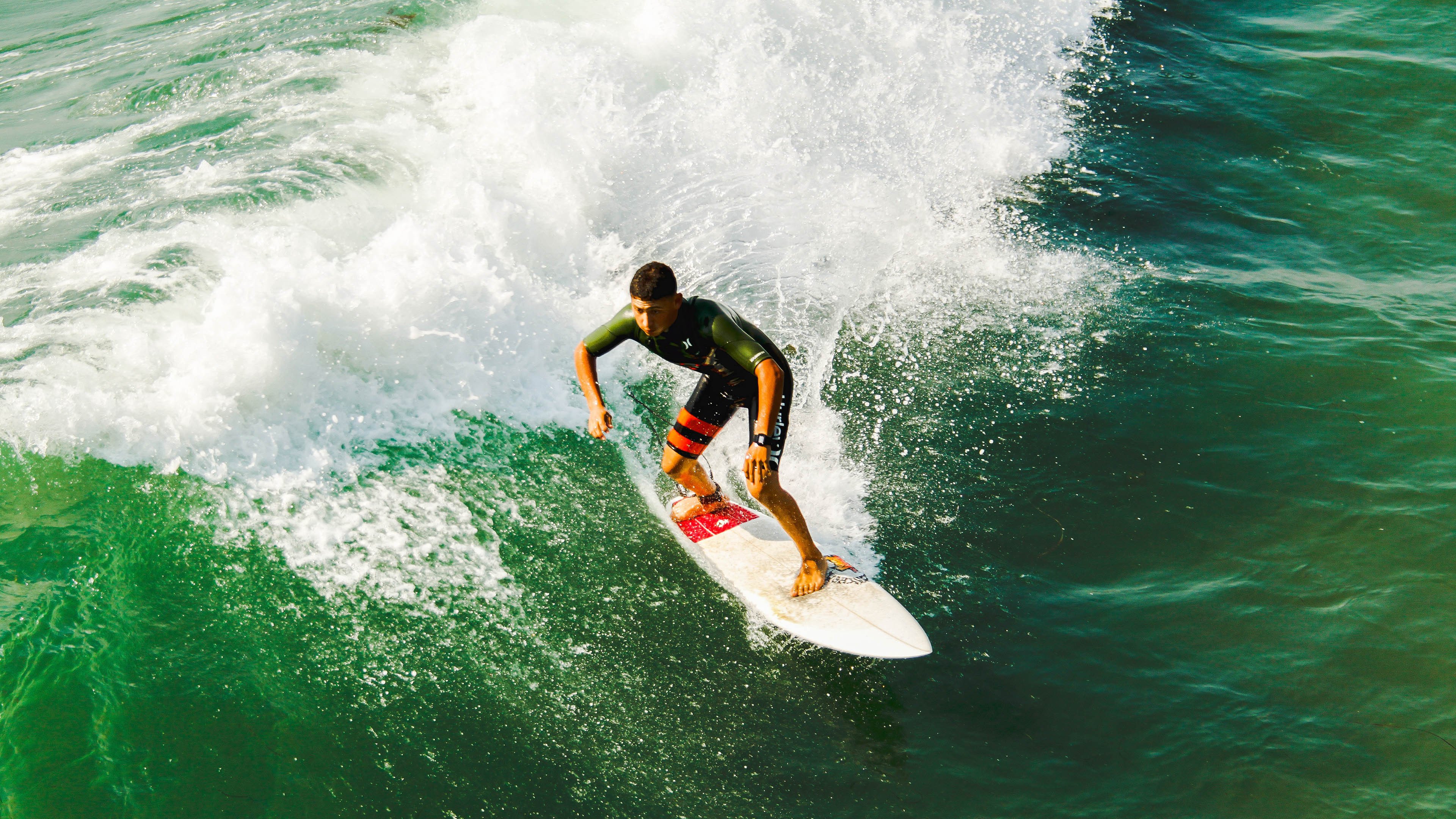 Karsa在FPX比赛中最后时刻胜出，夺冠引发热议！热度持续攀升